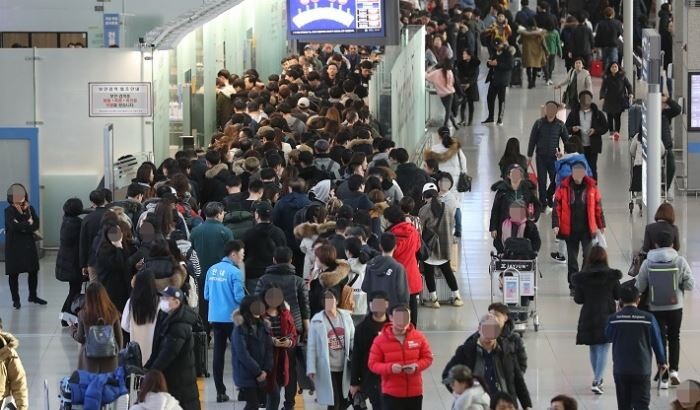 겨울철 해외여행객으로 붐비는 인천공항.<사진=연합뉴스>