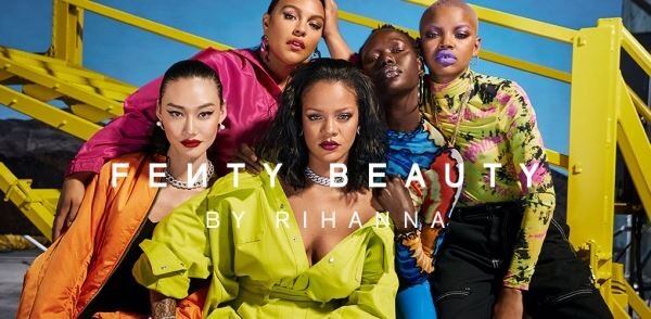 ▲롯데면세점은 세계적인 팝스타 리한나가 만든 색조 화장품 브랜드 펜티 뷰티(Fenty Beauty)를 오는 9월 3일 롯데면세점 오프라인 매장에 론칭한다고 밝혔다. [사진=롯데면세점]