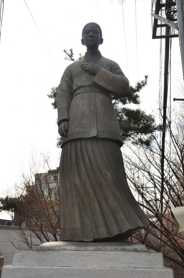 도미부인 동상