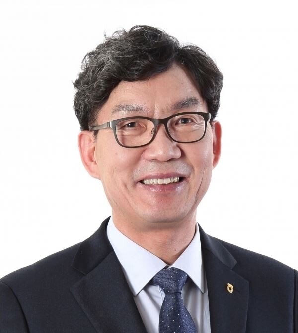 3연임에 성공한 이대훈 NH농협은행장이 3연임 2개여 월만에 전격 사퇴했다.[사진=NH농협은행]