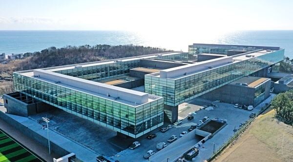현대자동차그룹이 경북지역에 위치한 그룹 연수원 2곳을 대구·경북지역의 코로나바이러스감염증-19 경증환자 생활치료센터로 제공하기로 했다고 9일 밝혔다. (사진제공=현대차)