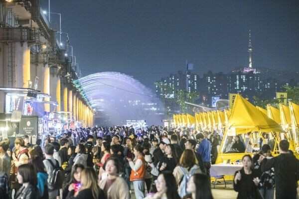 서울 한강 밤도깨비 야시장[사진제공=한국관광공사]