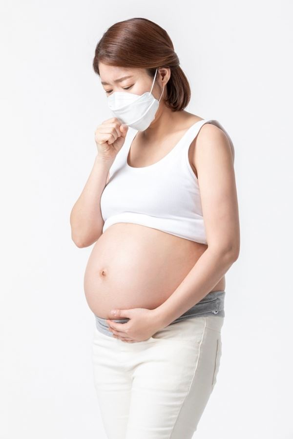 임산부는 치과를 비롯한 병원방문은 바이러스 감염으로 인해 더욱 꺼려지므로 예방하는 것이 무엇보다 중요하다[사진제공=유디치과]