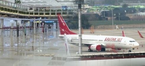 이스타항공이 항공기 운항 면허로 여겨지는 항공운항증명(AOC) 효력 마저 일시 정지되는 상황까지 맞게됐다./ (사진=연합뉴스)