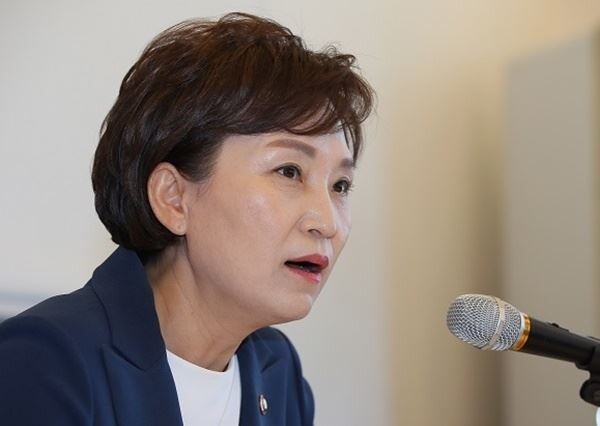 정부가 3기 신도시 지정에 따른 1·2기 신도시 주민들의 불만을 달래기 위해 광역교통망 조기 개통 등 보안대책을 내놨다.[사진= 연합뉴스]