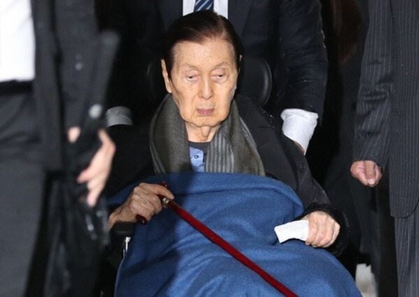 롯데그룹 창업주인 신격호 명예회장의 소공동 복귀가 여러 이유로 6월 말로 미뤄졌다.[사진=연합뉴스]