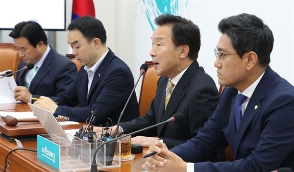 바른미래당 손학규 대표는 8일 "일본정부의 대한민국에 대한 수출규제가 드디어 안보문제까지 비화됐다"라며 "한일관계가 역대 최악의 수준으로 치닫고 있다"고 비판했다. (이미지 제공 = 연합뉴스)