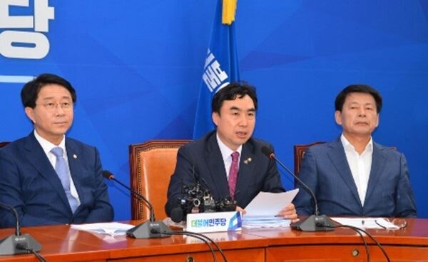 국토교통위원회 국토법안심사소위원회에서 윤관석 더불어민주당 의원이 대표 발의한 핵심 입법들이 통과됐다. (이미지 = 트위터)