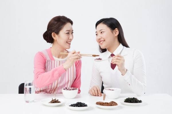 유디치과는 수능 후 소홀했던 치아건강 관리법에 대해 소개했다. [사진제공=유디치과]