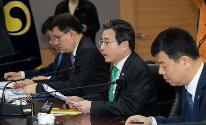 손병두 금융위원회 부위원장은 12일 서울 여의도 코스닥협회에서 '회계개혁 간담회'를 열어 회계개혁과 관련한 의견을 공유하고, 그간 제기된 회계 이슈에 대한 대응방안을 논의했다. [사진 = 금융위원회]