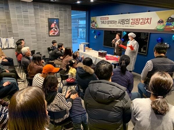 펄어비스는 '장애아동청소년 맞춤형 보조기구 지원사업', '인디게임 산업 활성화 사업' 등 사회공헌 활동을 꾸준히 진행하고 있다. (사진제공=펄어비스)